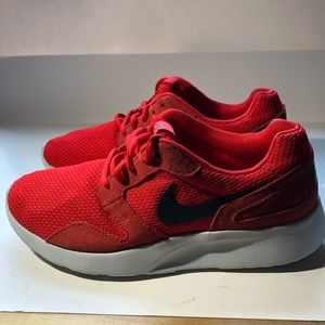 Nike 654474 running shoe.